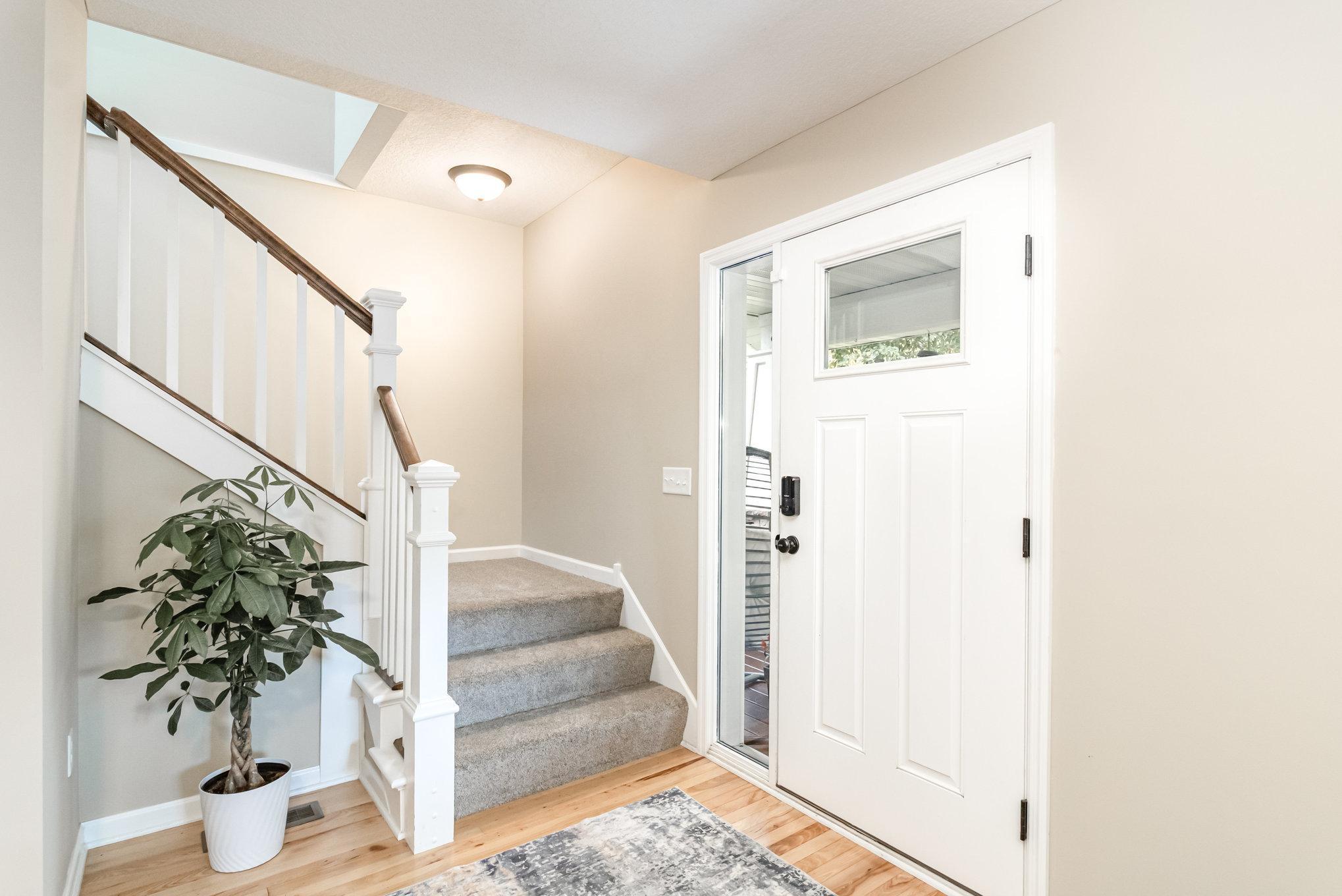 791 Lexington Parkway S