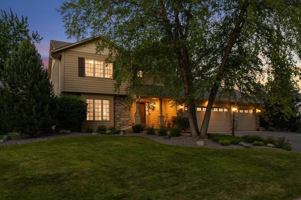 Photo of 7934 Chesshire Lane N, Maple Grove, MN 55311 (MLS # 7091389)