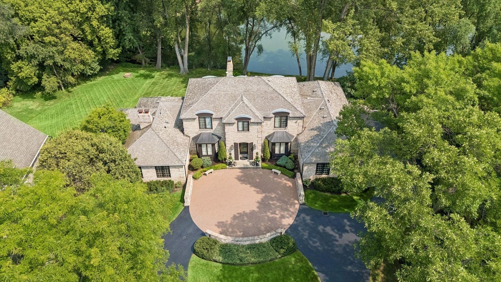 Photo of 5804 Long Brake Trail, Edina, MN 55439 (MLS # 7127098)