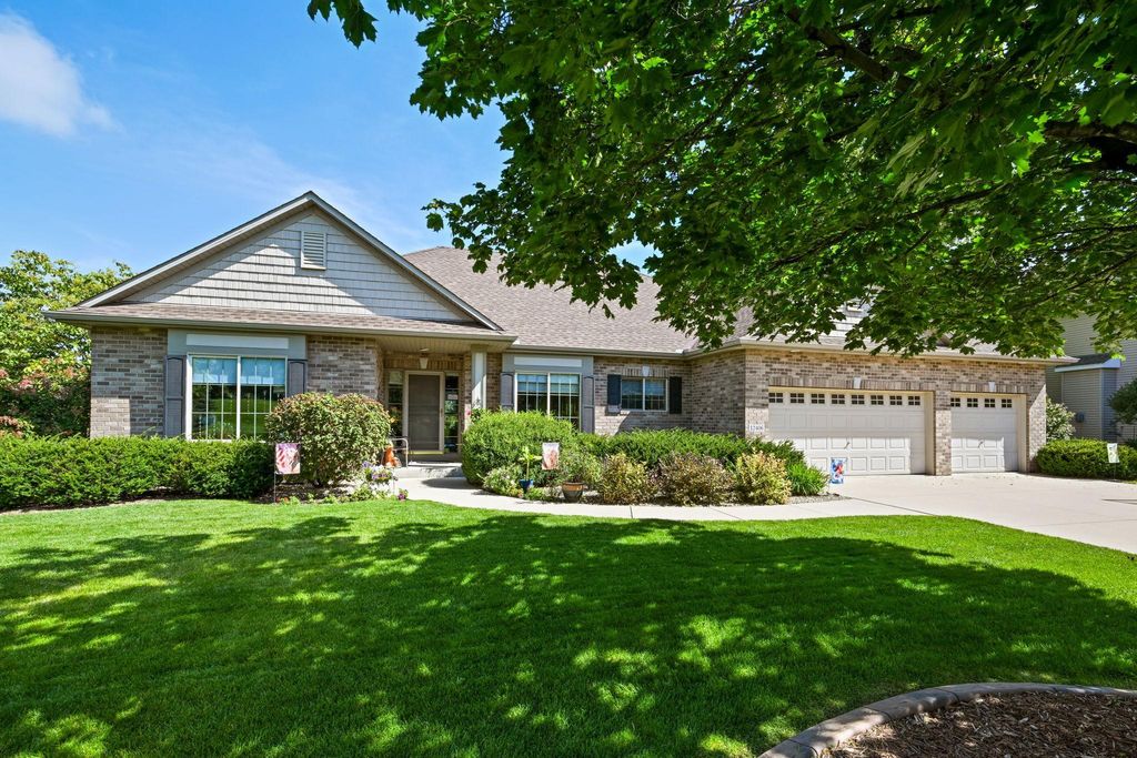 Photo of 12406 Jasper Lane, Eden Prairie, MN 55347 (MLS # 7024436)