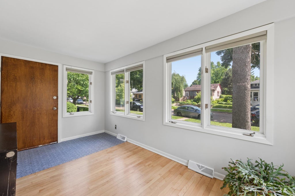 Photo of 1739 Palace Avenue, Saint Paul, MN 55105 (MLS # 6825284)
