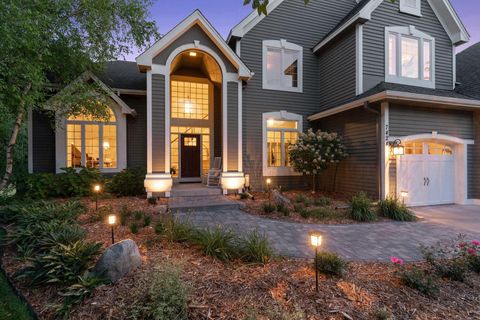 Photo of 7424 Moccasin Trail, Chanhassen, MN 55317 (MLS # 7023125)