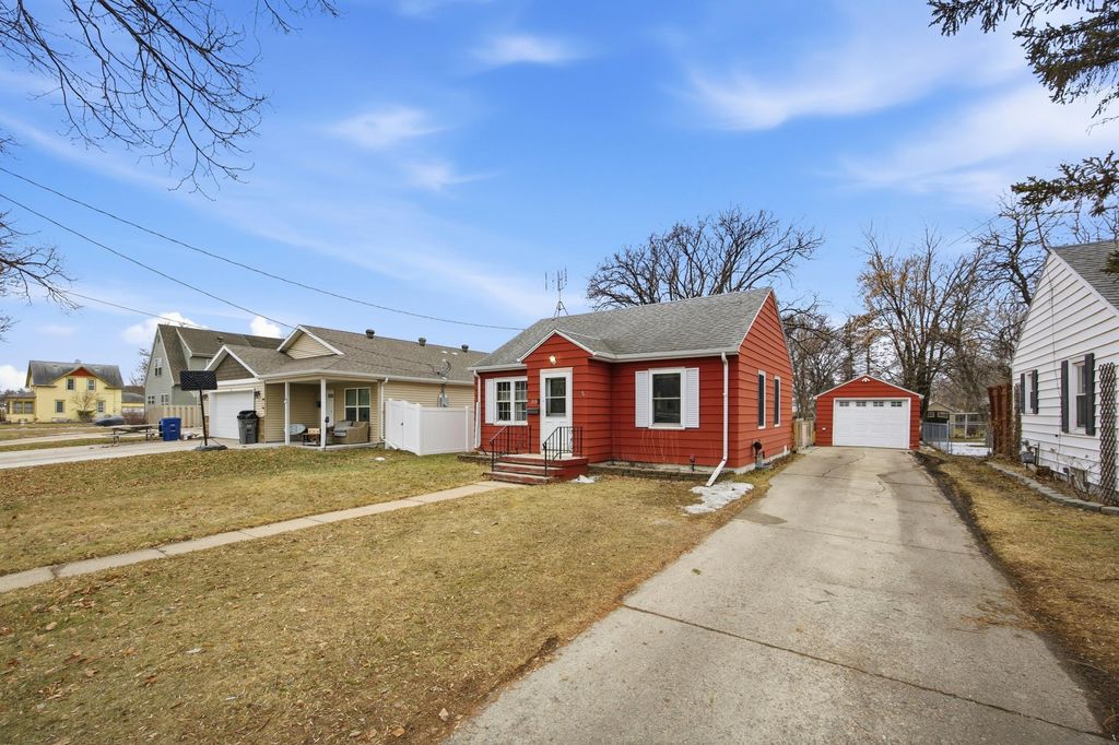 Photo of 215 14th Street N, Moorhead, MN 56560 (MLS # 7032939)