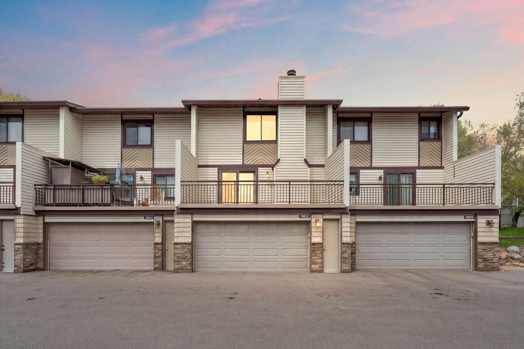 Photo of 13612 Heather Hills Drive, Burnsville, MN 55337 (MLS # 7059095)
