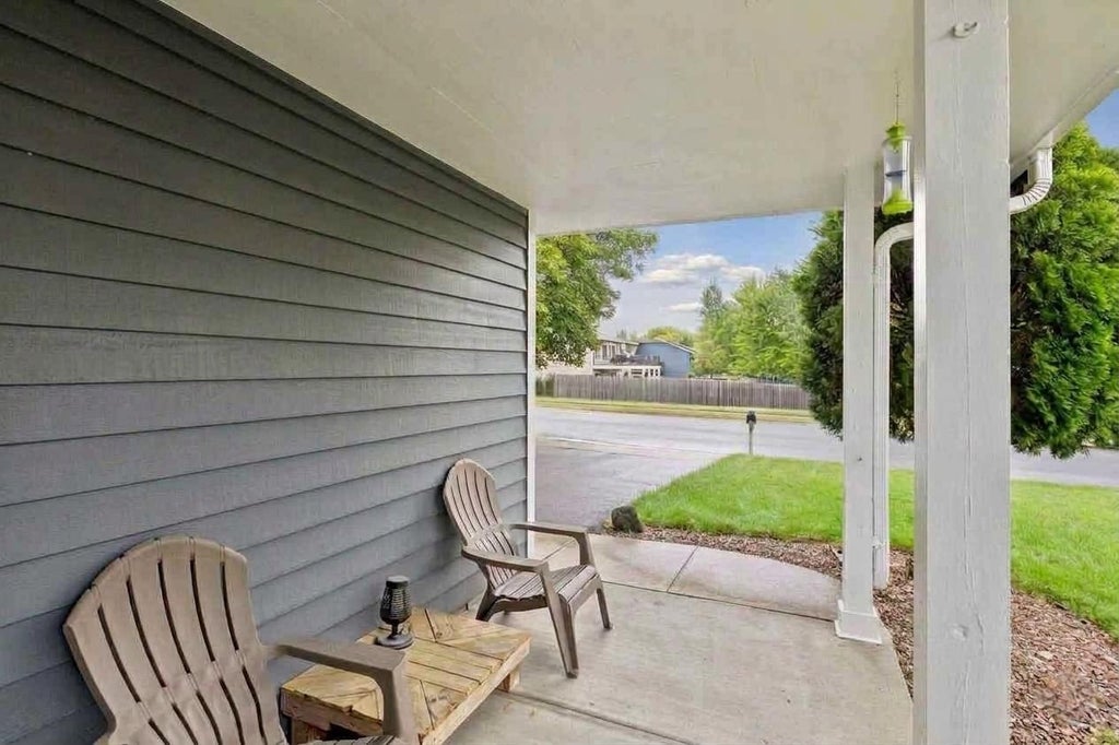 Photo of 5855 W 140th Street, Savage, MN 55378 (MLS # 7140598)