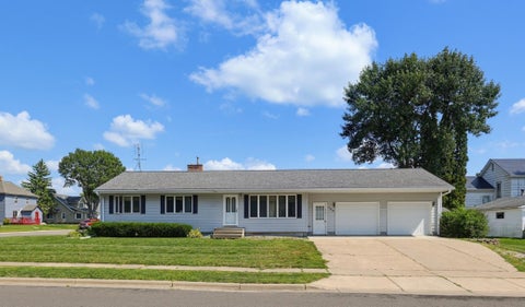 Photo of 108 Park Street N, Fairfax, MN 55332 (MLS # 7134222)
