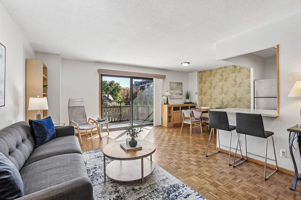 Photo of 410 Groveland Avenue #305, Minneapolis, MN 55403 (MLS # 7163798)