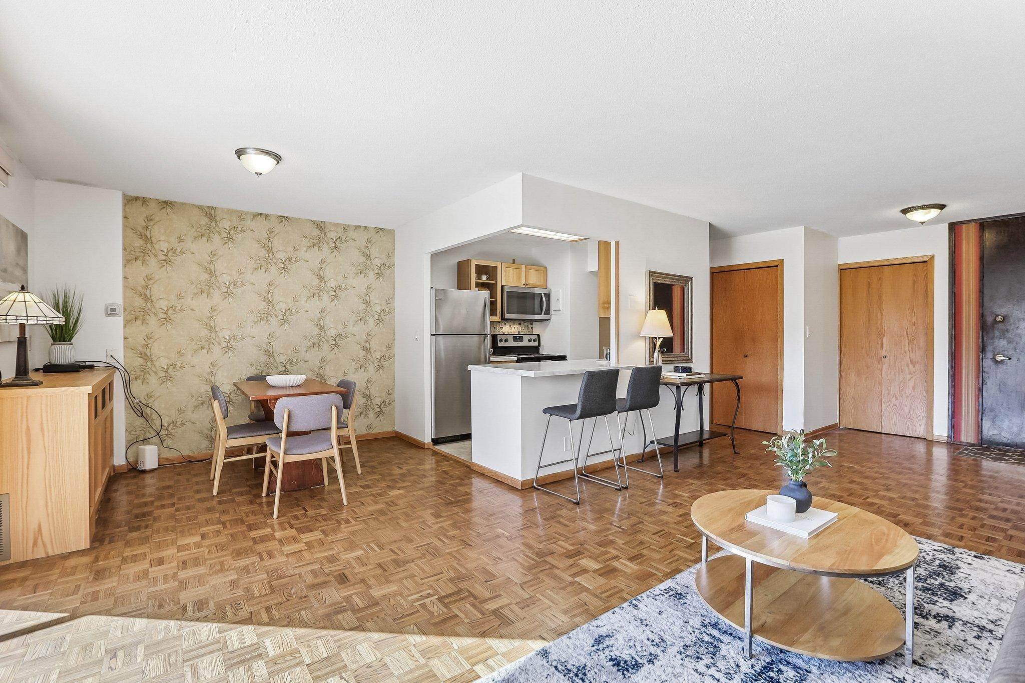 410 Groveland Avenue 305