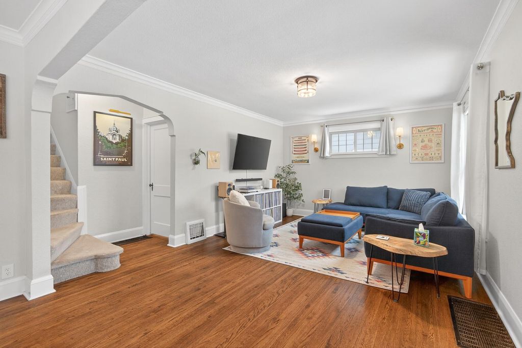 Photo of 1600 Hartford Avenue, Saint Paul, MN 55116 (MLS # 7022838)