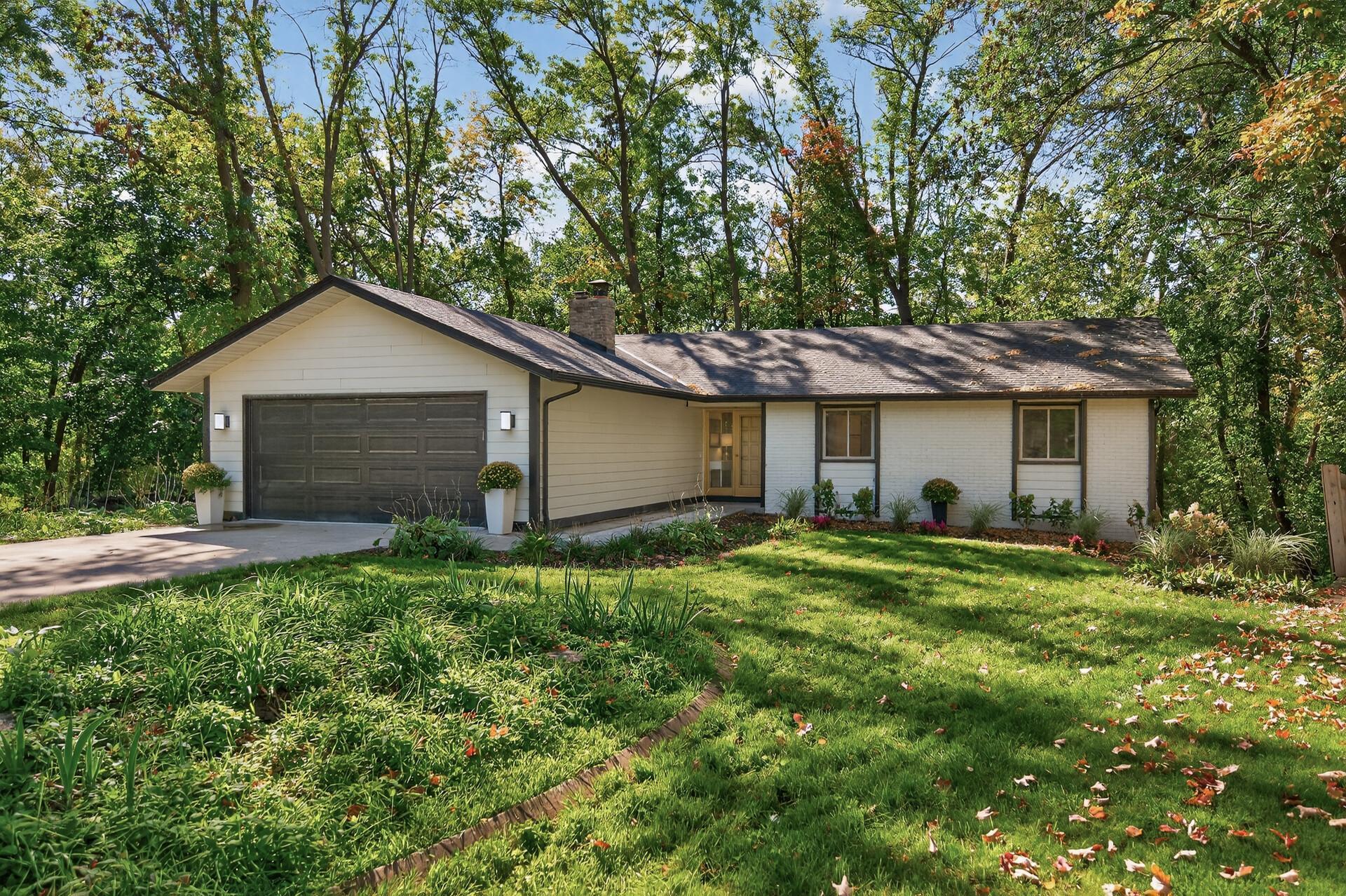 3225 Wellington Lane N