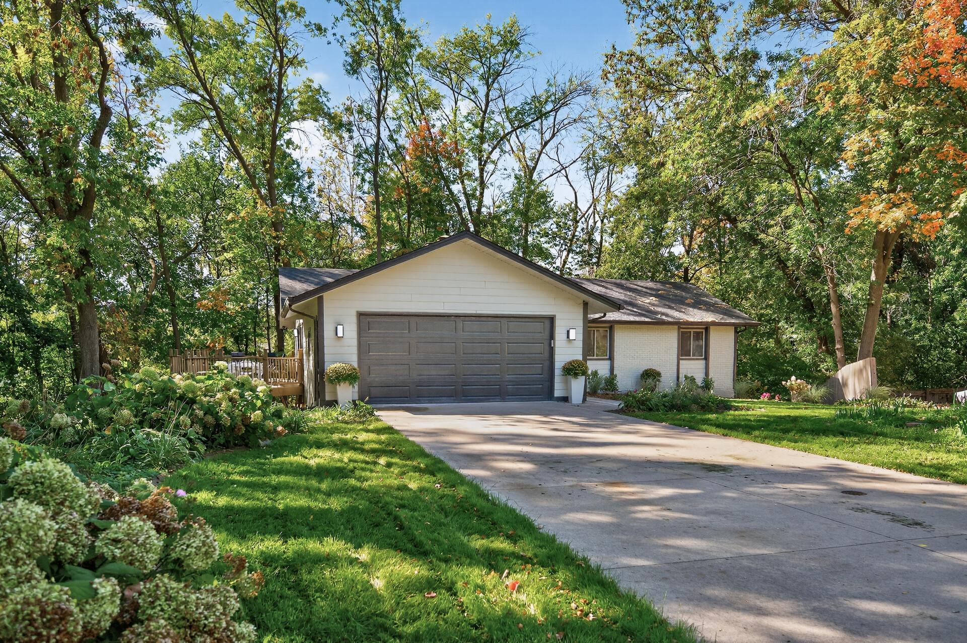 3225 Wellington Lane N