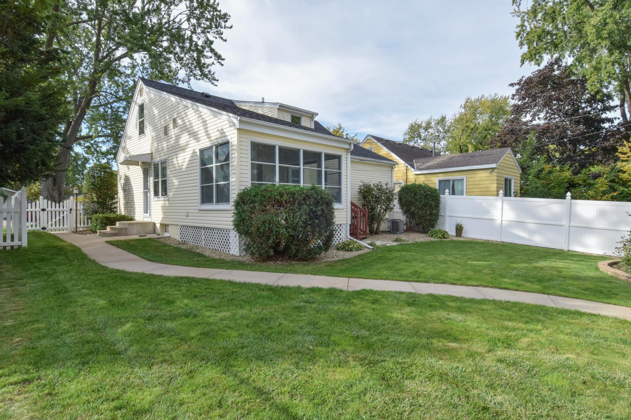 2123 Fairway Drive NE