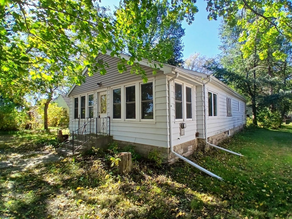 Photo of 308 S Main Street, Sherburn, MN 56171 (MLS # 7158373)