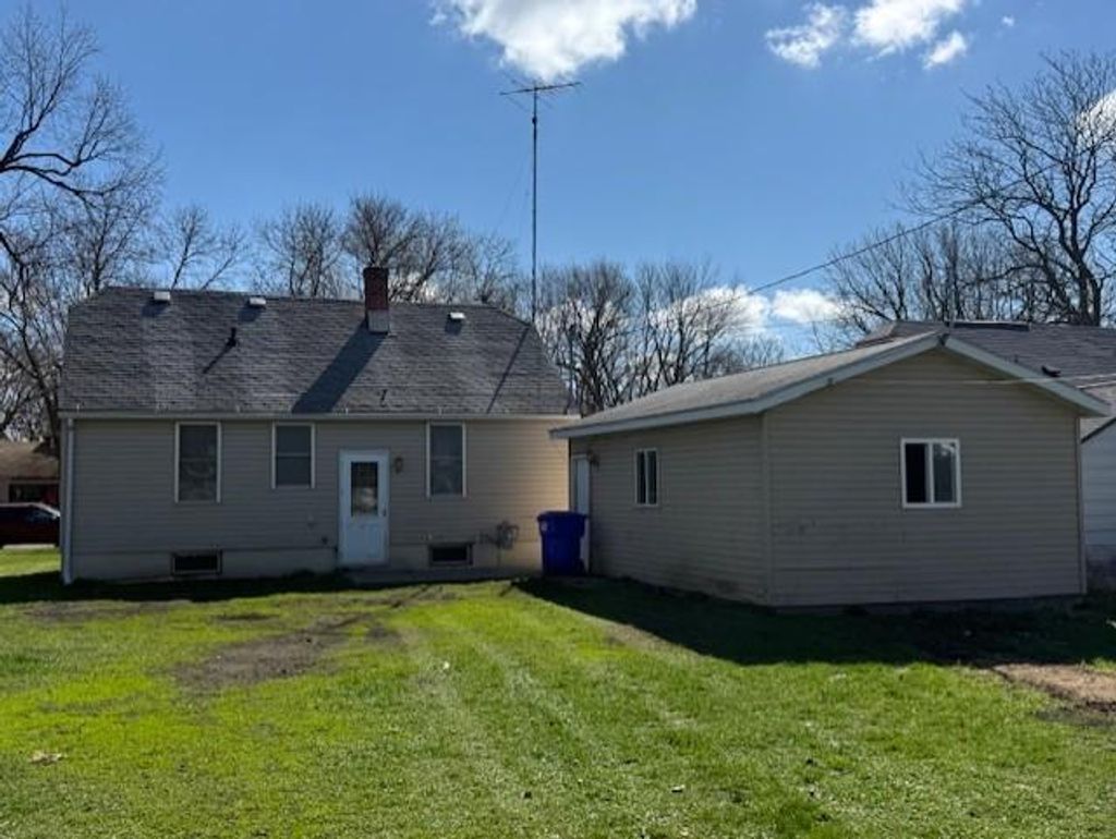 Photo of 605 N Columbia Avenue, Fulda, MN 56131 (MLS # 7058335)