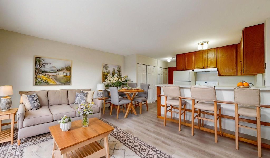 Photo of 2216 Pleasant Avenue #205, Minneapolis, MN 55404 (MLS # 7020756)