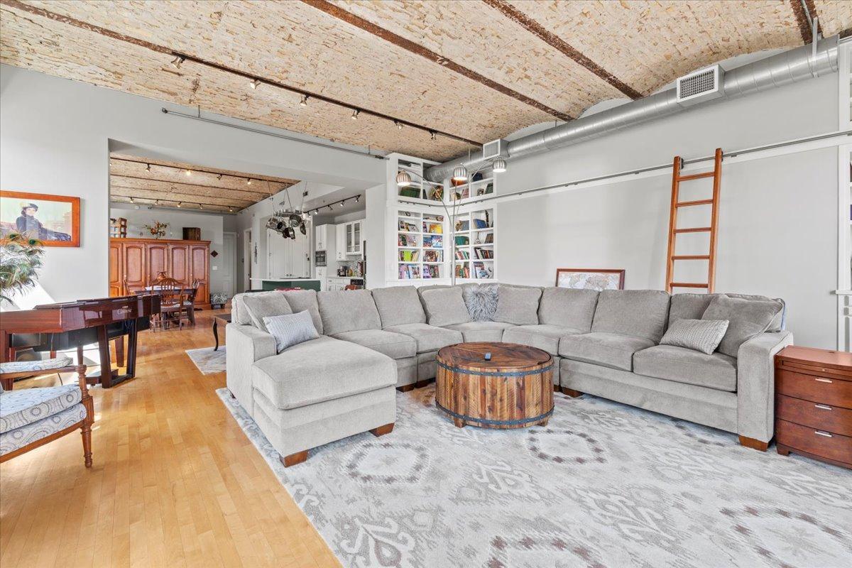 300 Wall Street 306