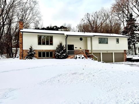 36 Deer Hills Drive North Oaks MN 55127
