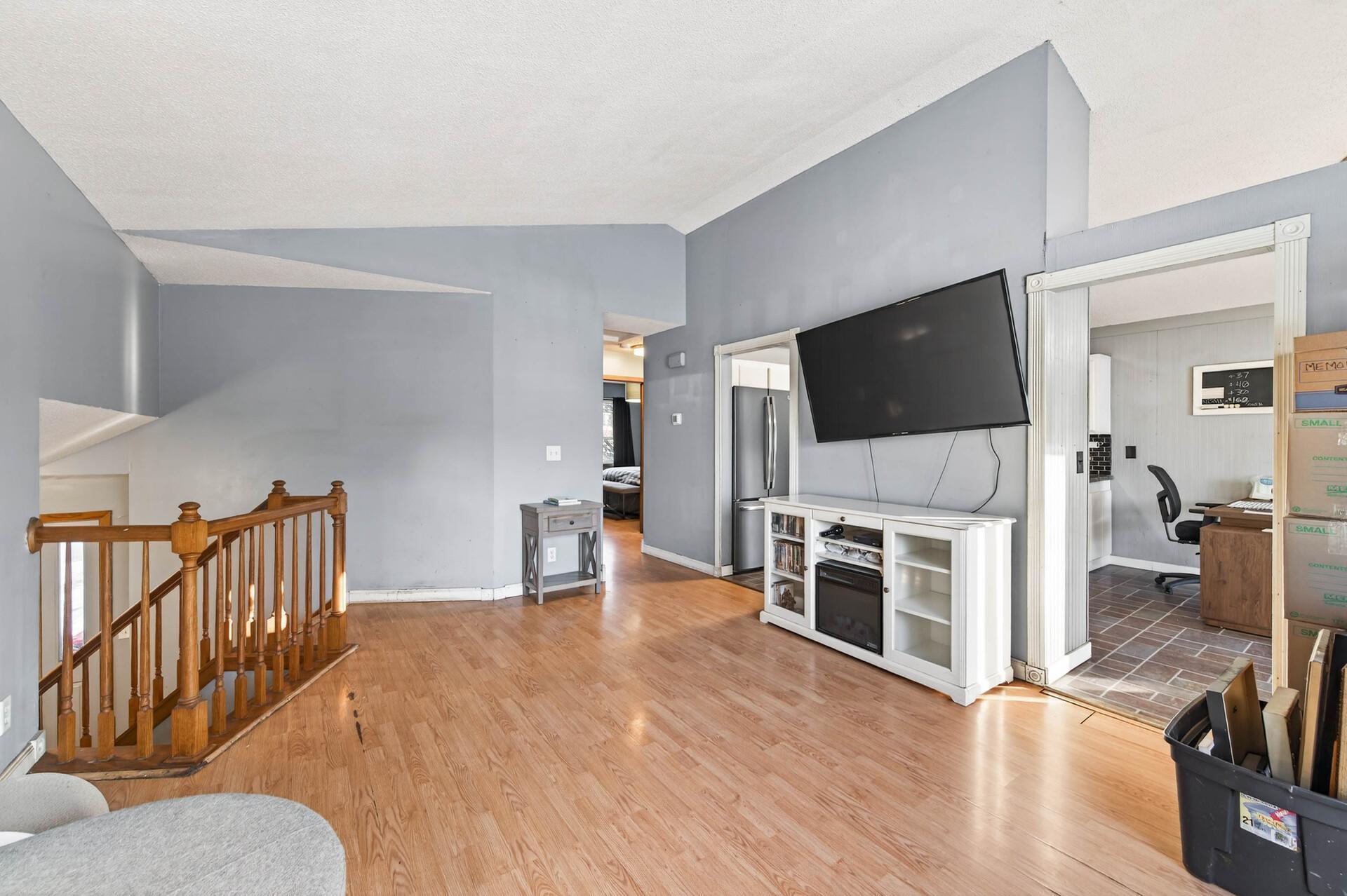 2840 Henslow Avenue N