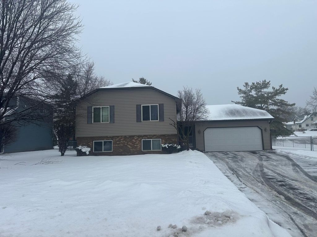 Photo of 2840 Henslow Avenue N, Oakdale, MN 55128 (MLS # 7006099)