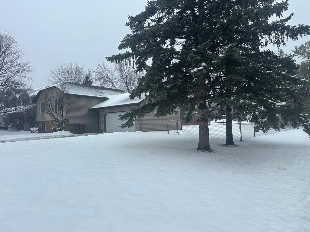 Photo of 2840 Henslow Avenue N, Oakdale, MN 55128 (MLS # 7006099)