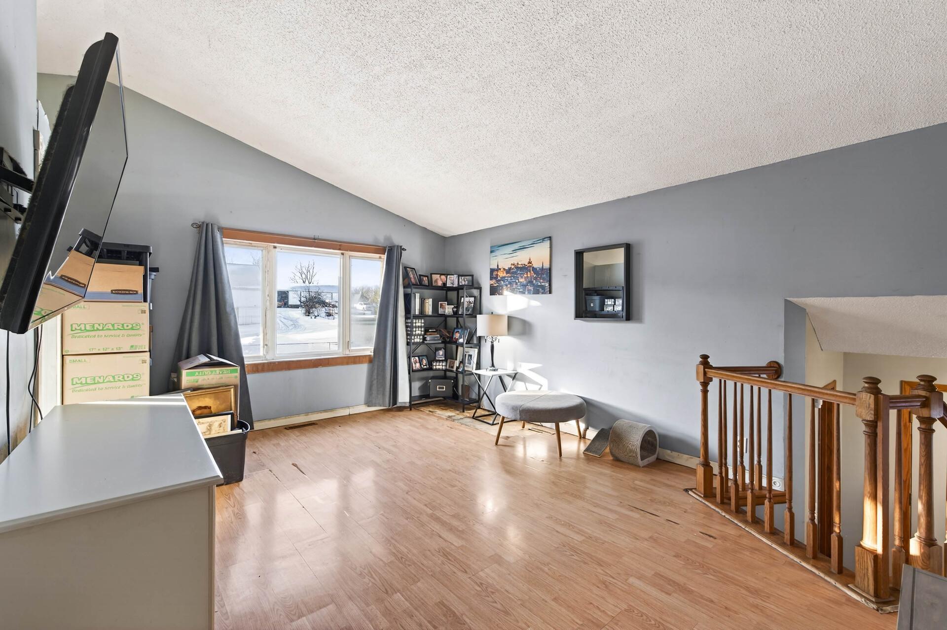 2840 Henslow Avenue N