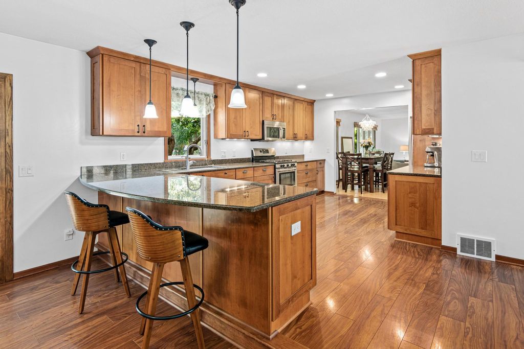 Photo of 2436 Standridge Avenue, Maplewood, MN 55109 (MLS # 7101235)