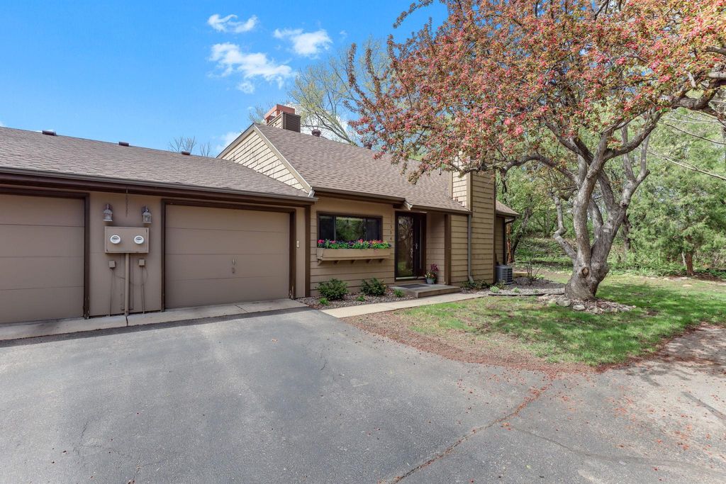 Photo of 11594 Carriage Court, Eden Prairie, MN 55344 (MLS # 7066079)