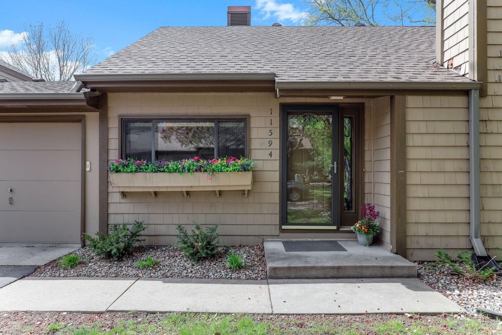 Photo of 11594 Carriage Court, Eden Prairie, MN 55344 (MLS # 7066079)