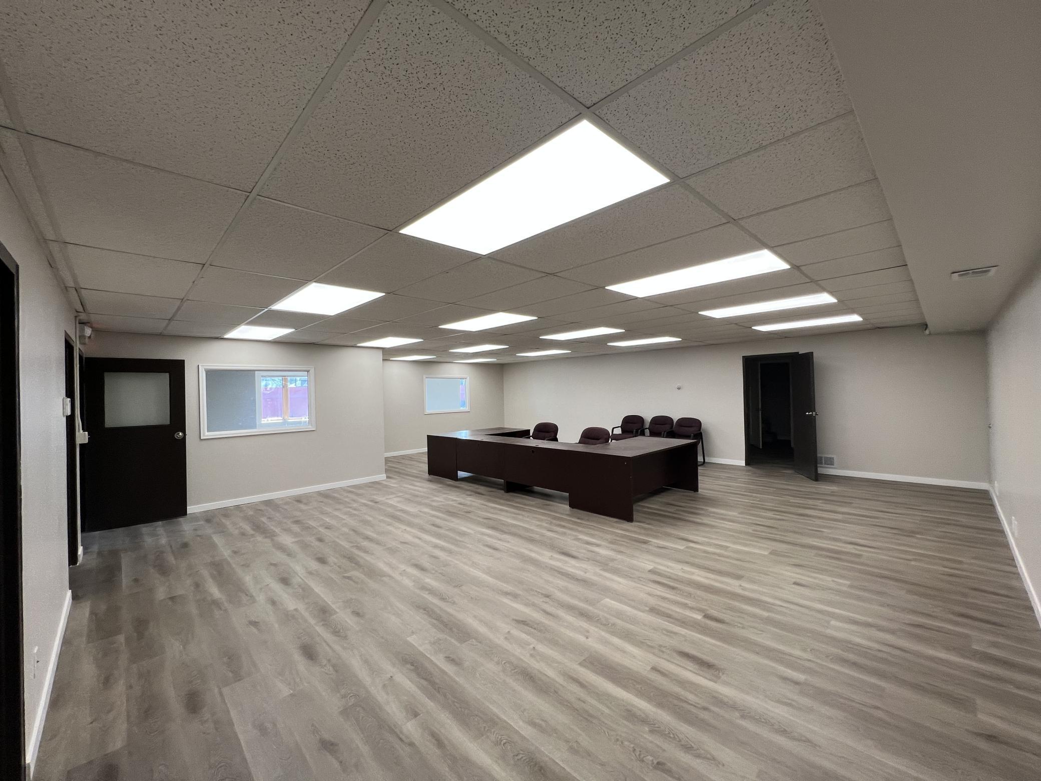 704 University Avenue W