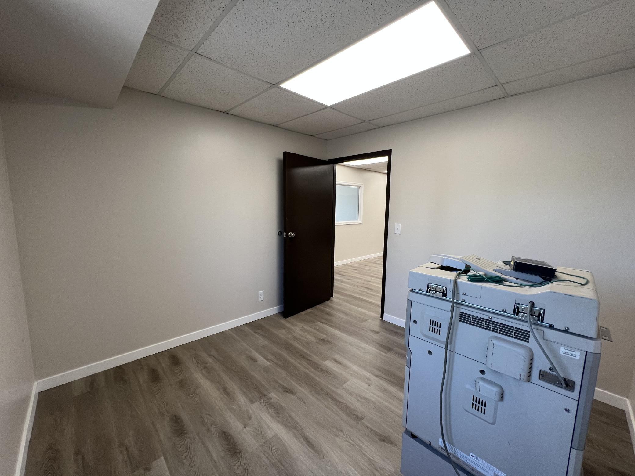 704 University Avenue W