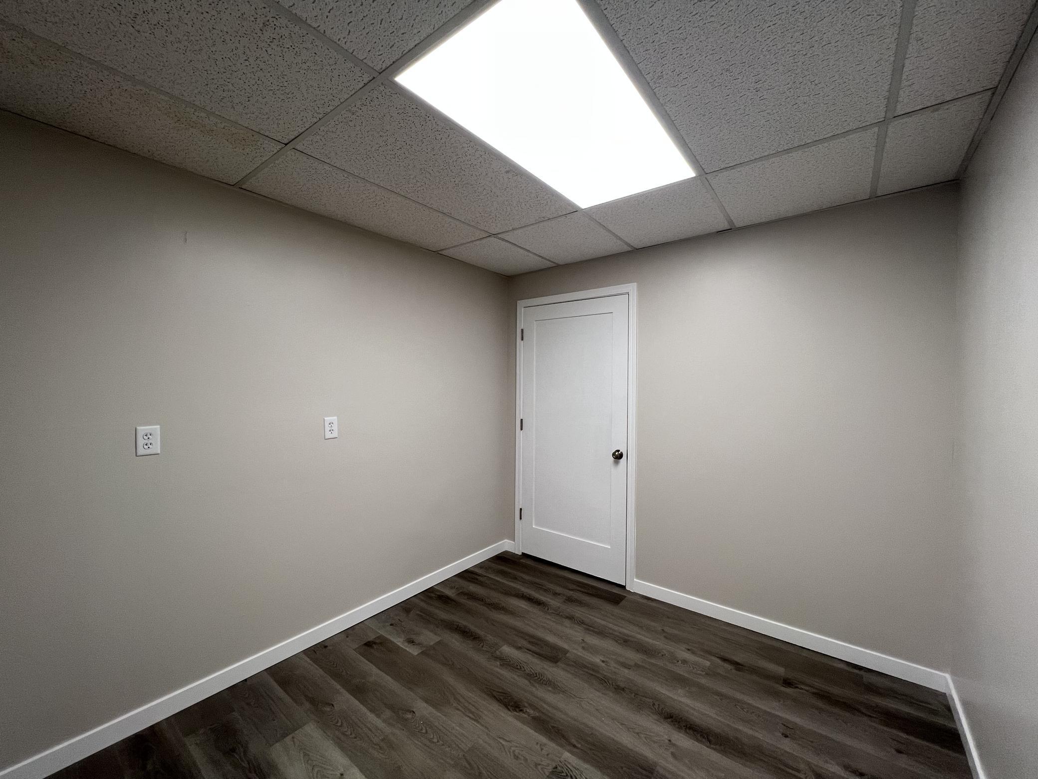 704 University Avenue W