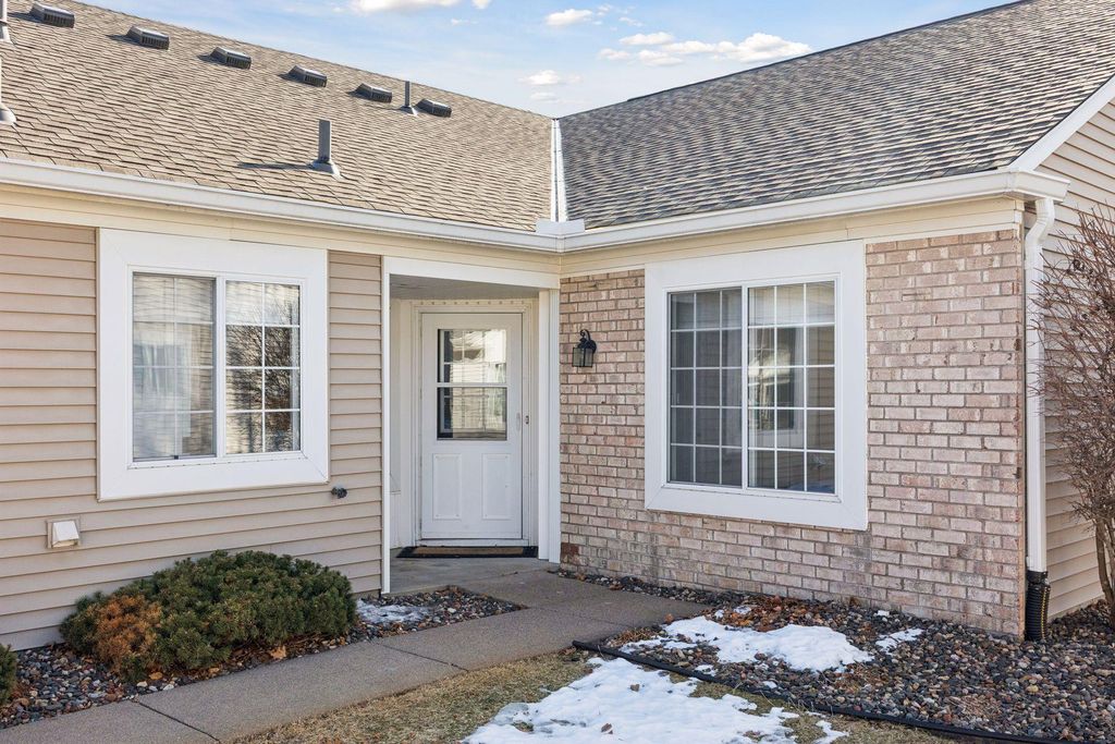 Photo of 537 Markgrafs Lake Alcove, Woodbury, MN 55129 (MLS # 7029886)