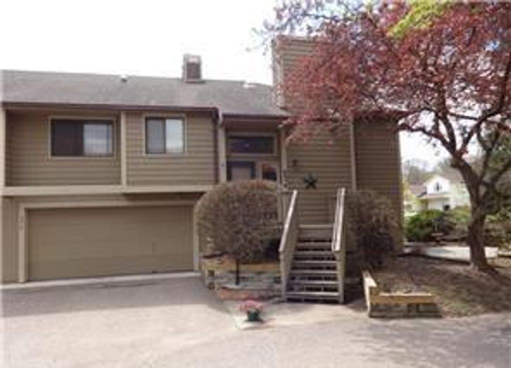 Photo of 4514 Quantico Lane N, Plymouth, MN 55446 (MLS # 7049986)