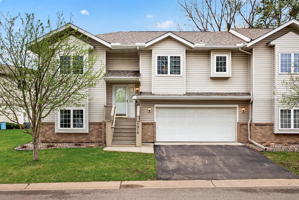 Photo of 1318 Mcandrews Road E #23, Burnsville, MN 55337 (MLS # 7058038)