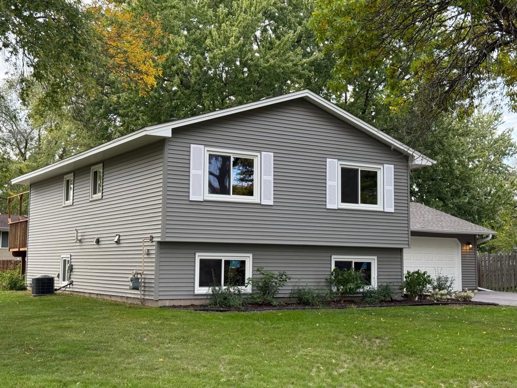 Photo of 7401 James Avenue N, Brooklyn Park, MN 55444 (MLS # 7145015)