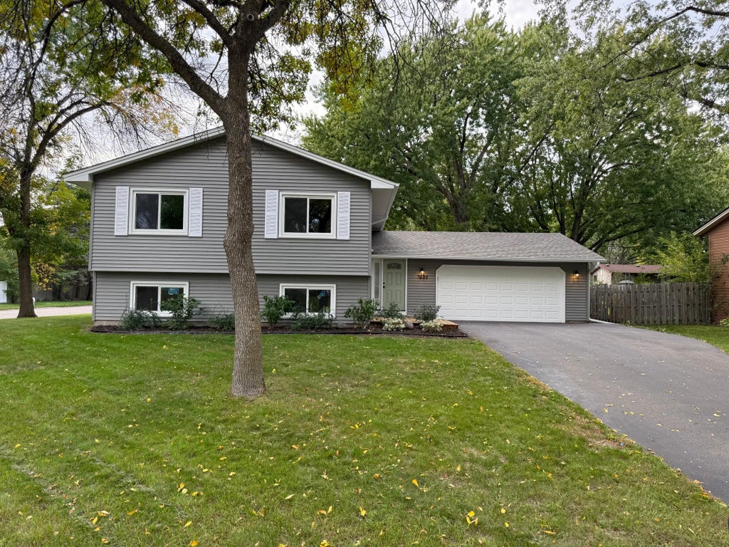 Photo of 7401 James Avenue N, Brooklyn Park, MN 55444 (MLS # 7145015)