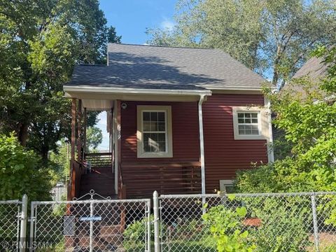 679 Edmund Avenue Saint Paul MN 55104