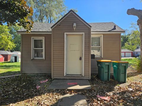 Photo of 715 S 1st Avenue, Albert Lea, MN 56007 (MLS # 6801512)