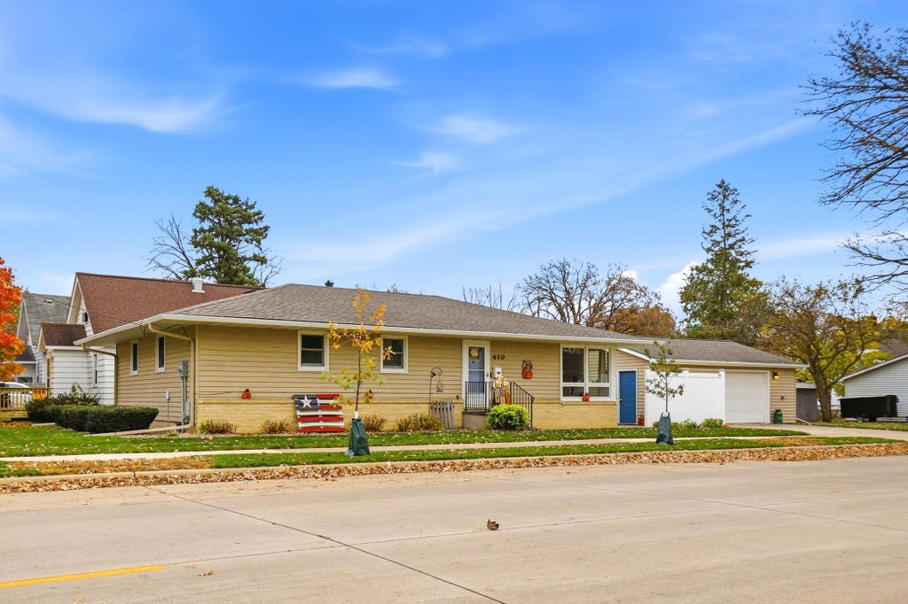 Photo of 610 8th Street NW, Austin, MN 55912 (MLS # 7164806)