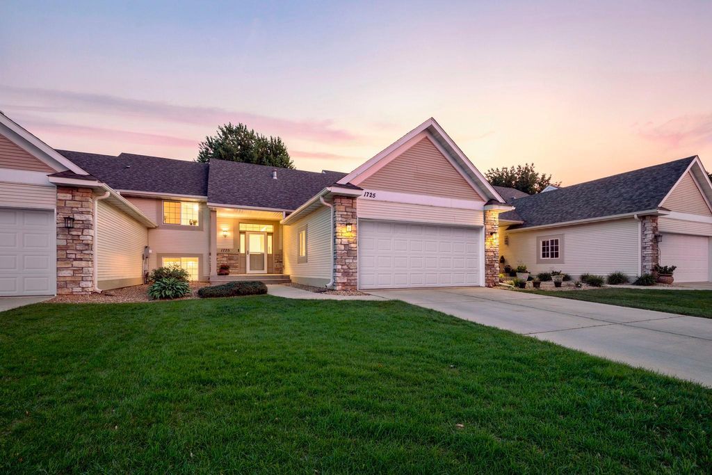 Photo of 1725 14th Court W, Hastings, MN 55033 (MLS # 7089396)