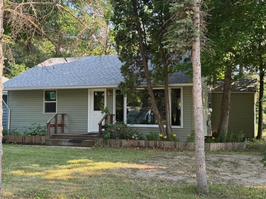 Photo of 522 Main Street E, Hines, MN 56647 (MLS # 7108191)