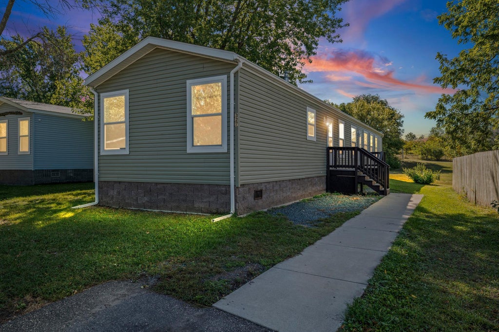 Photo of 327 Cimarron, Lake Elmo, MN 55042 (MLS # 7143109)