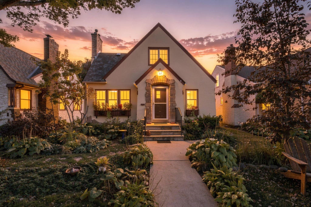 Photo of 1531 Asbury Street, Saint Paul, MN 55108 (MLS # 7146632)