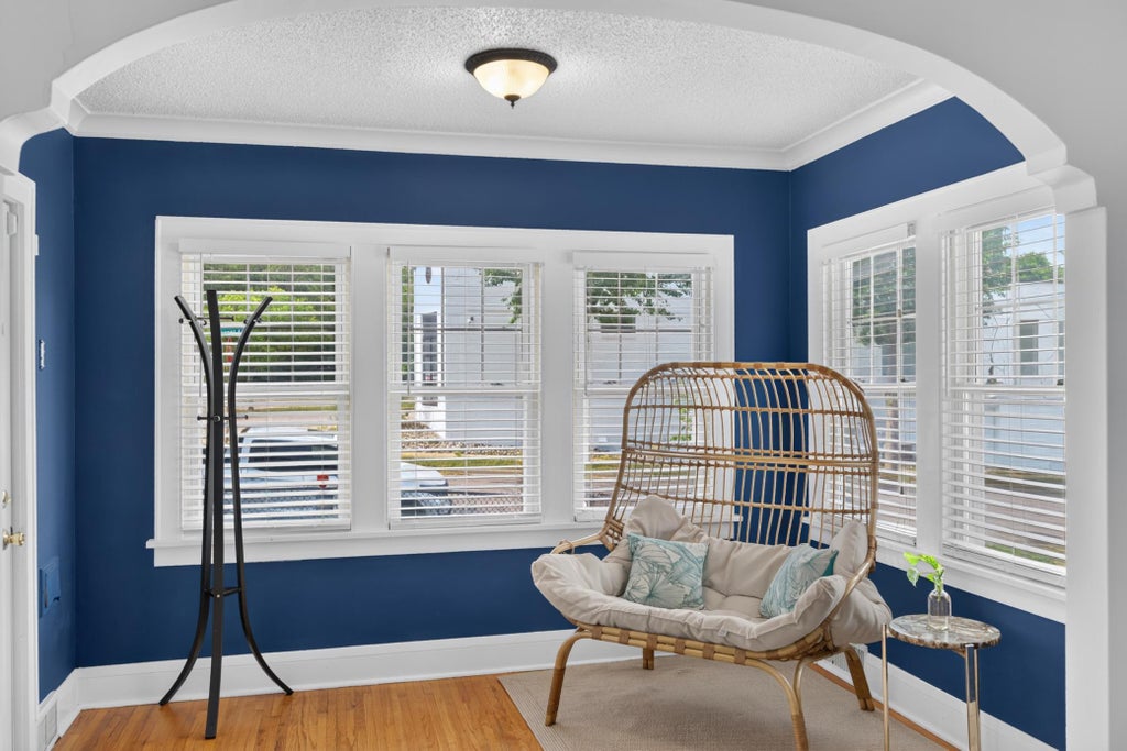 Photo of 2946 Vincent Avenue N, Minneapolis, MN 55411 (MLS # 7163147)
