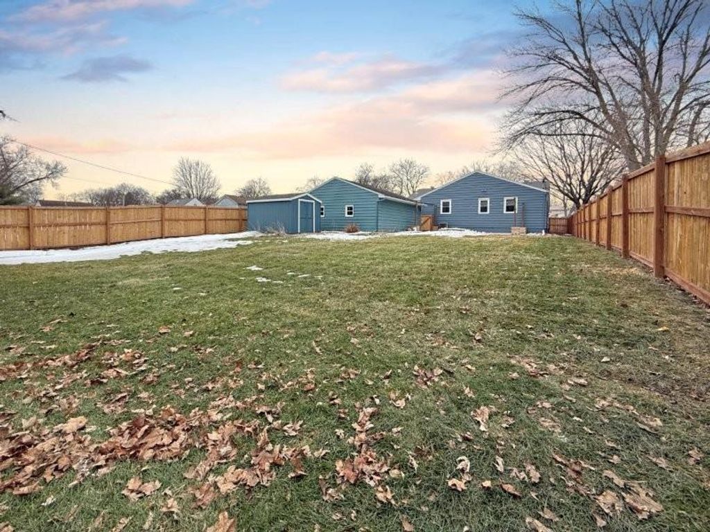 Photo of 901 Redwood Drive, Fairmont, MN 56031 (MLS # 7018767)