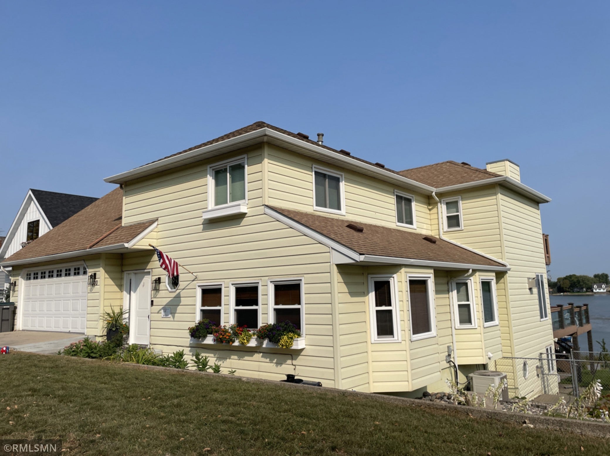300 W Lake Street