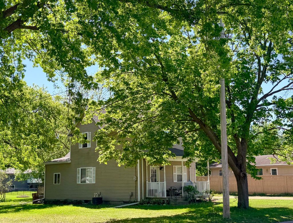 Photo of 831 S 4th Avenue, Albert Lea, MN 56007 (MLS # 7075648)