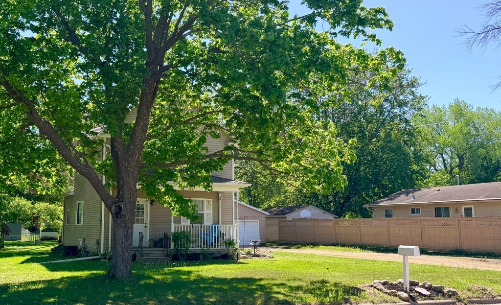 Photo of 831 S 4th Avenue, Albert Lea, MN 56007 (MLS # 7075648)