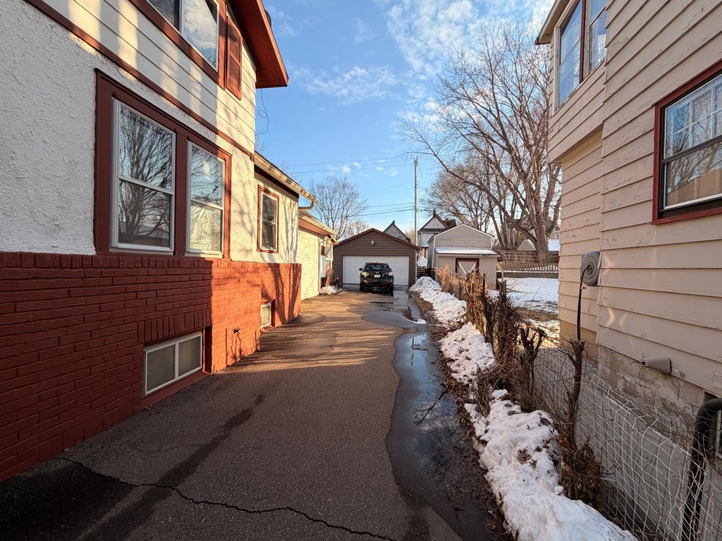 Photo of 102 Geranium Avenue W, Saint Paul, MN 55117 (MLS # 7039669)