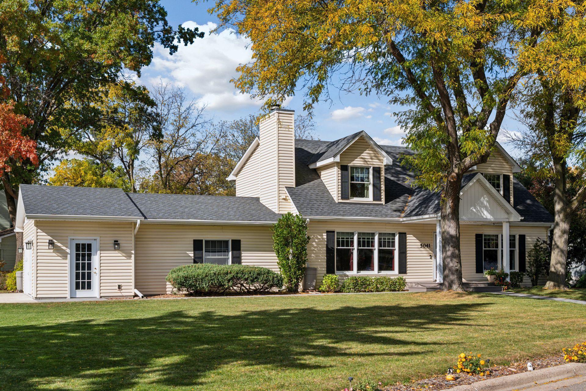 5041 Wood Avenue